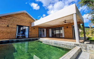 Eco Native Lodge Villa : luxury villa with swimming pool in Rivière Noire 1356978840