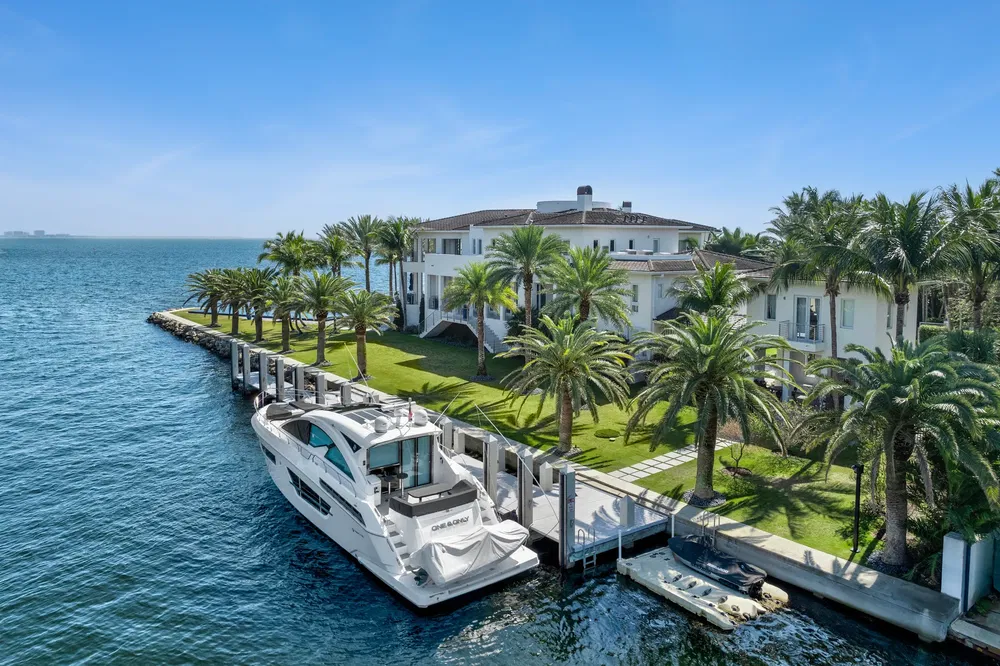 Coral Gables: An Exquisite Luxury Villa with Panoramic Ocean Views 1362434086