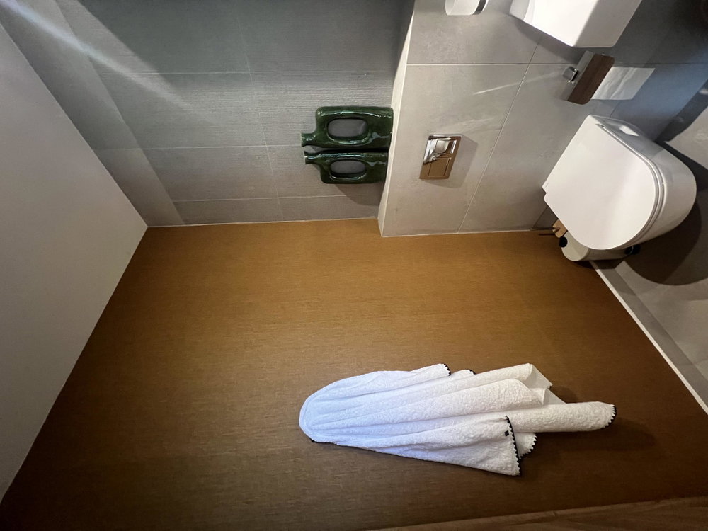 Luxurious Ground floor Apartment for Sale in Belle Vue Living – High Rental Investment Opportunity, Secure Residence with Pool 1367157743