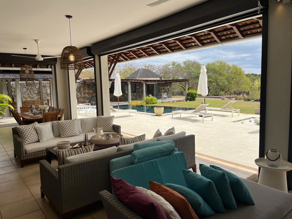 For Sale an Exceptional Villa at Tamarina Golf Resort in the West of Mauritius – Elegance and Tropical Art of Living 1427684252