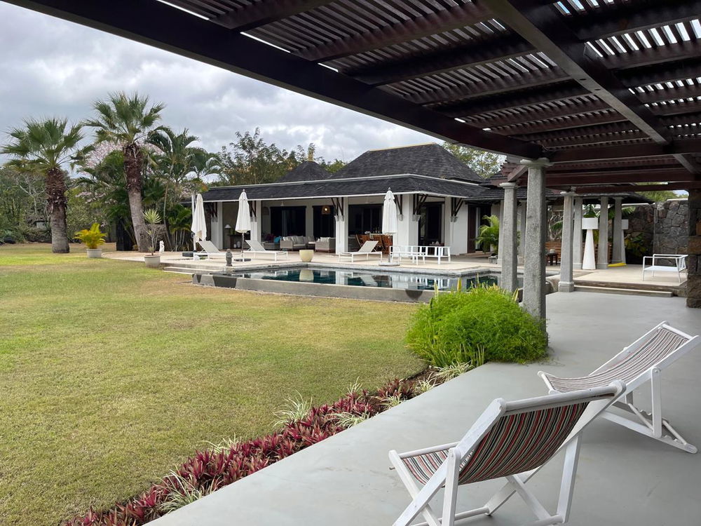 For Sale an Exceptional Villa at Tamarina Golf Resort in the West of Mauritius – Elegance and Tropical Art of Living 1427684252