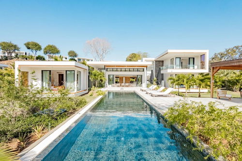 An Elegant and Distinguished Property: A Luxurious Villa Perfect for Refined Connoisseurs 1458285565