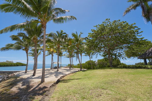 Invest in luxury on the west coast of Mauritius with this 630 m² villa offering ocean views 148265479