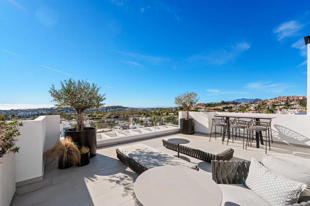 Villa in Marbella, Nueva Andalucia – 3 bed – EUR 3.15M 1543542716