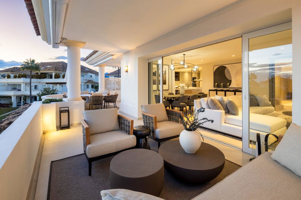 Renovated luxury flat on Marbella’s Golden Mile with sea views and top-of-the-range amenities 1557165410