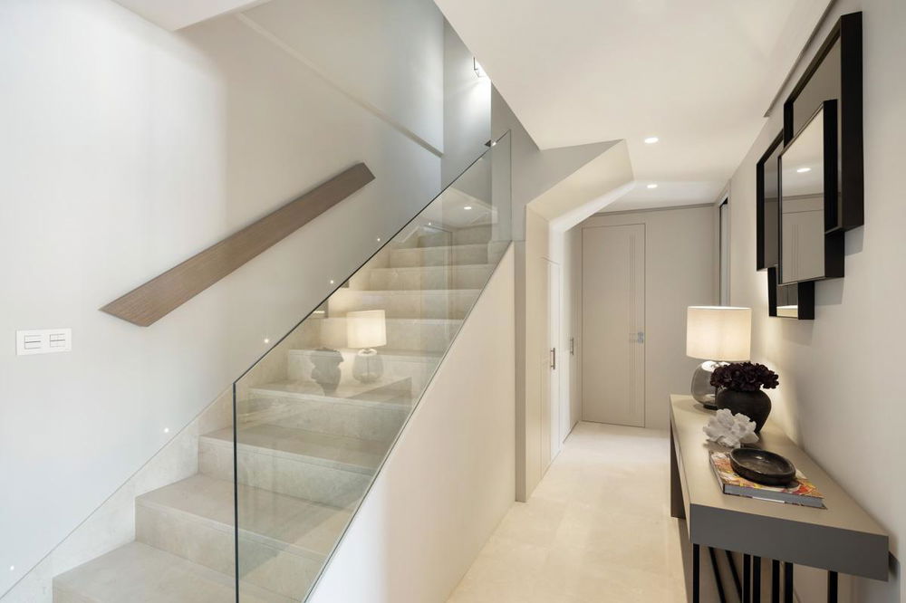 Renovated luxury flat on Marbella’s Golden Mile with sea views and top-of-the-range amenities 1557165410