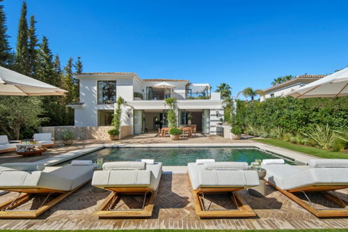 Frontline golf villa for sale in Nueva Andalucia, Marbella | Casa Koi 1585493870