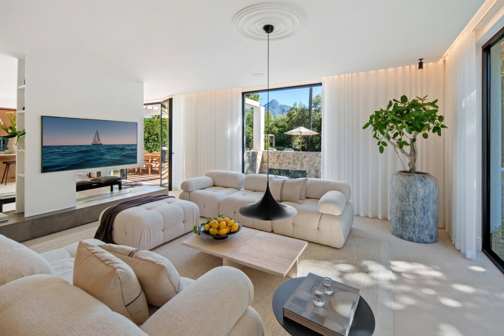 Frontline golf villa for sale in Nueva Andalucia, Marbella | Casa Koi 1585493870
