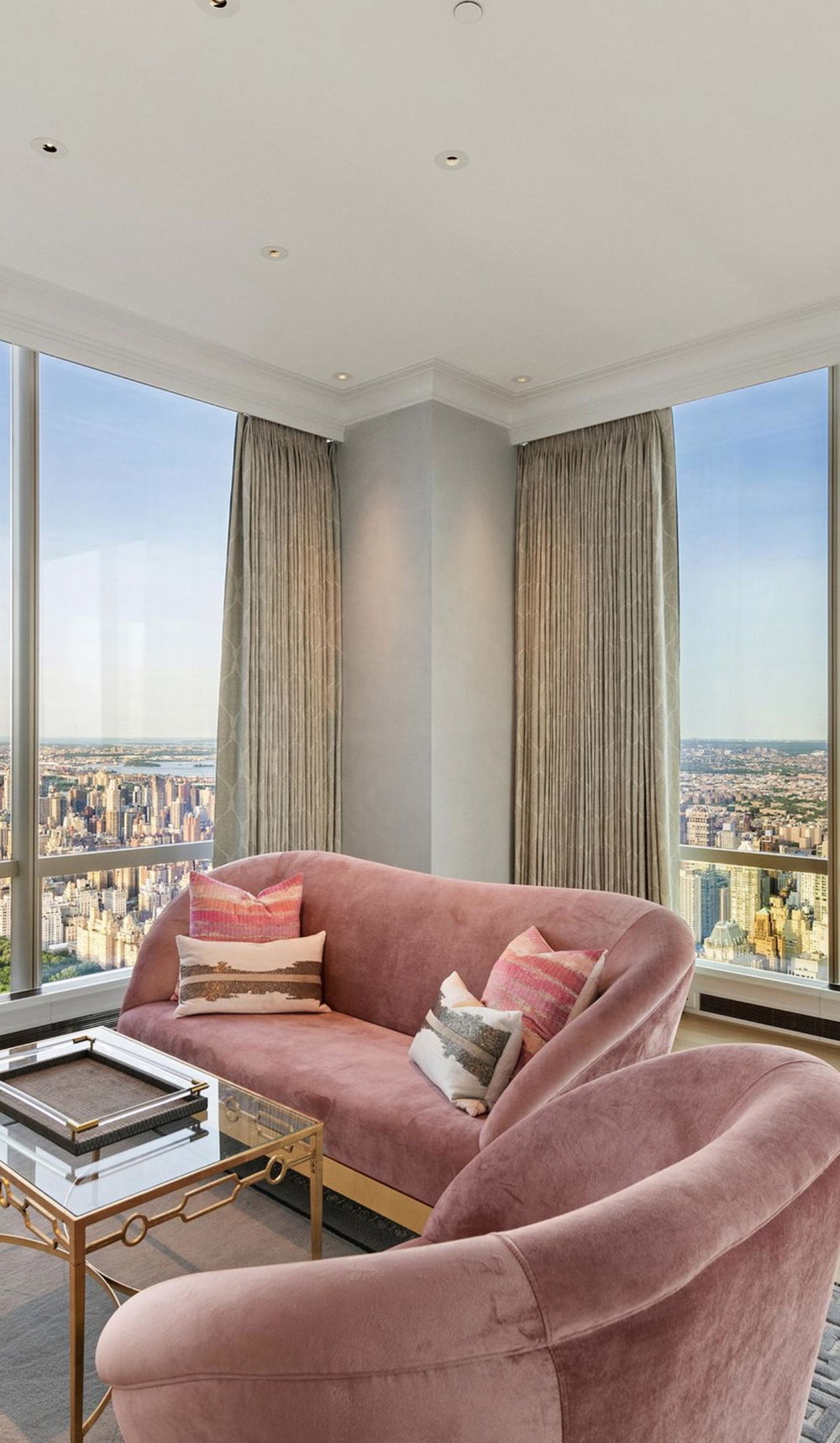 FULL FLOOR BILLIONAIRE’S ROW PENTHOUSE 158865557