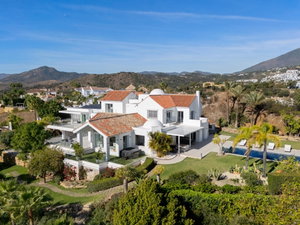 Sea-view villa for sale in Puerto del Almendro, Benahavis | Casa K 159292371