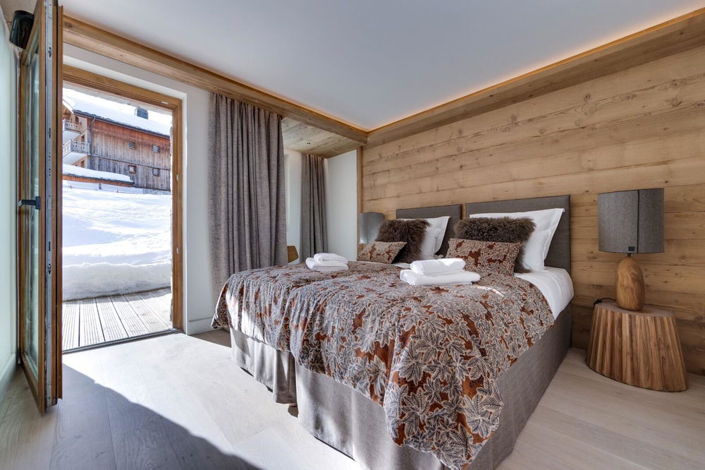Prestige Apartment in Val d’Isère – Savoyard charm and private garden 1612921393