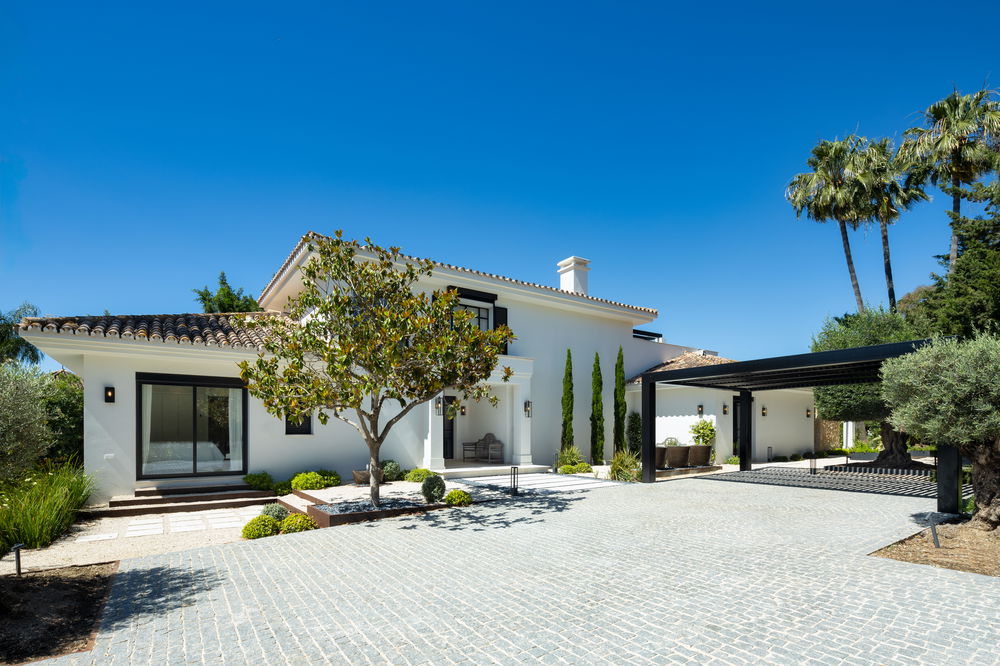 Contemporary luxury villa on the golf front in Nueva Andalucía 1616196610