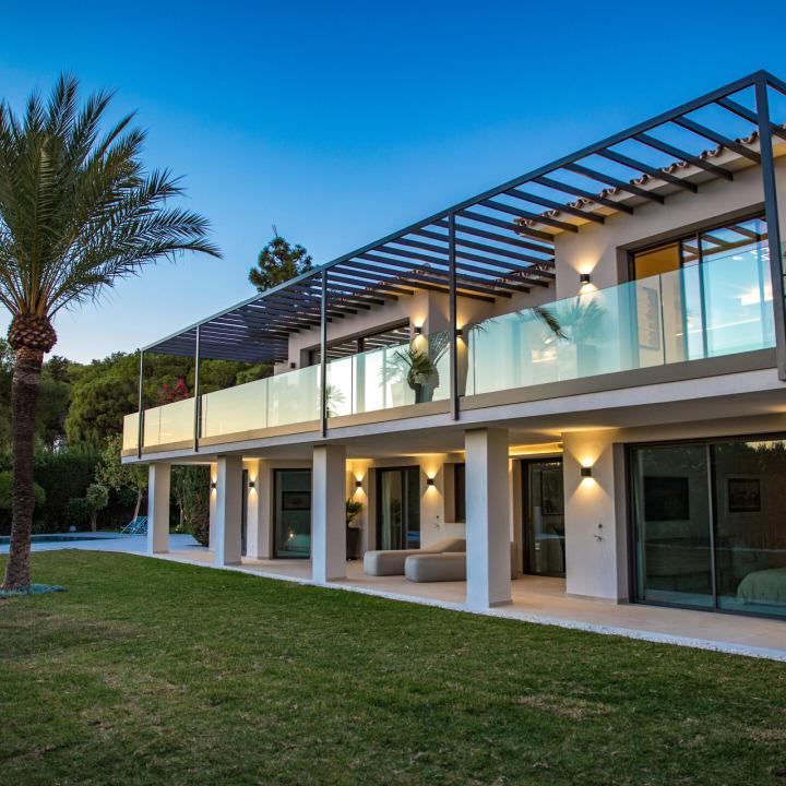 Renovated villa with sea view and private pool on Marbella’s Golden Mile 1631053359