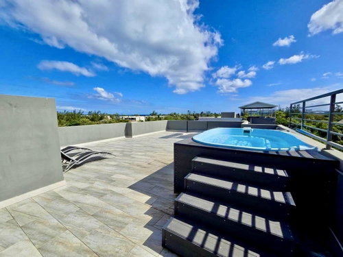 Exceptional penthouse with private rooftop in Pereybere – Sea & mountain views 1632948429