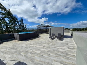 Exceptional penthouse with private rooftop in Pereybere – Sea & mountain views 1632948429