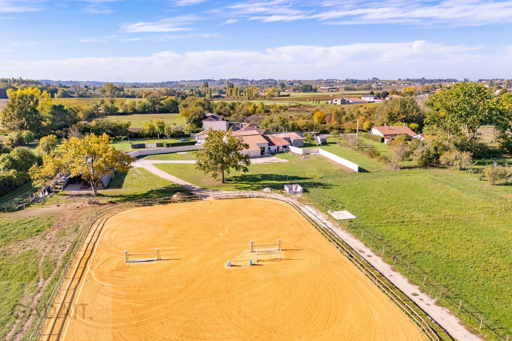 Exceptional Equestrian Estate in Berson – 2.2 Hectares with Renovated House and Complete Equestrian Facilities, Near Bordeaux 1634518769