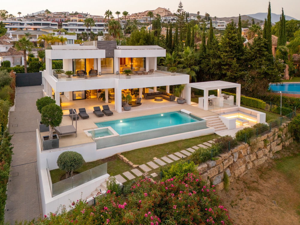 Frontline golf villa for sale in Nueva Andalucia, Marbella | Leo 21B 1638961888