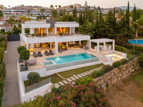Frontline golf villa for sale in Nueva Andalucia, Marbella | Leo 21B 1638961888