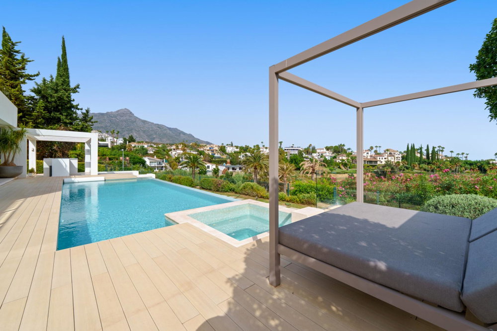 Frontline golf villa for sale in Nueva Andalucia, Marbella | Leo 21B 1638961888