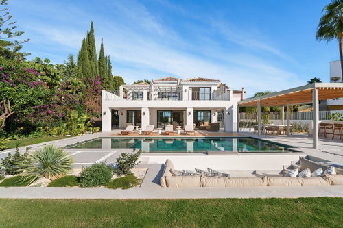 Luxury villa for sale in La Quinta, Benahavis | Villa Agata 1710120759