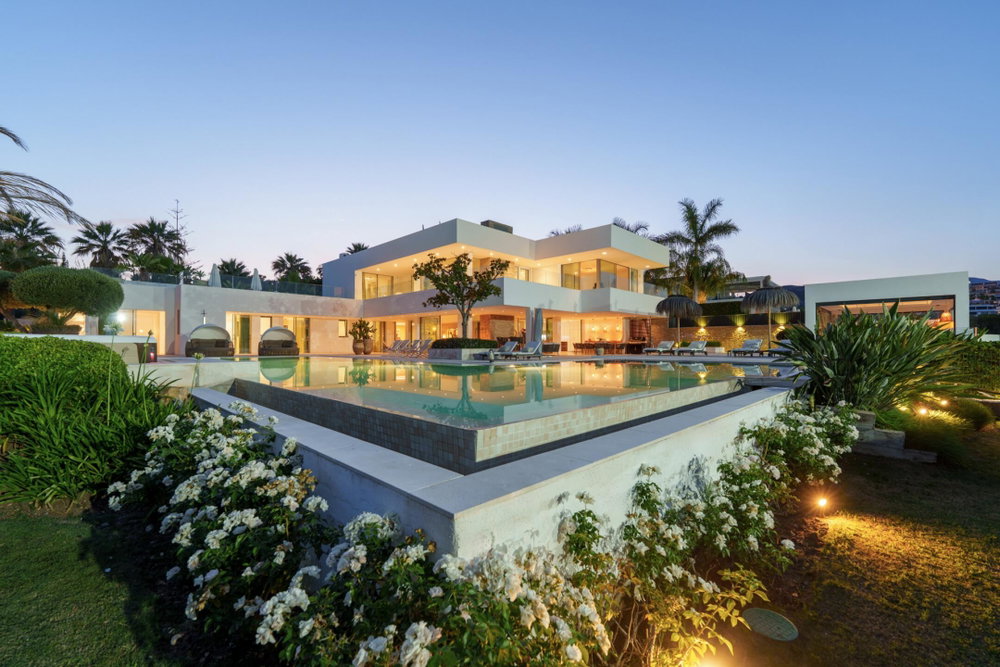 Luxury villa for sale in Nueva Andalucia, Marbella | Cerquilla 59 1757812362