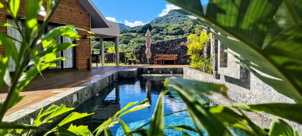 Eco Native Lodge Villa 2: 404m² villa with pool and garden in Rivière Noire 1803002994