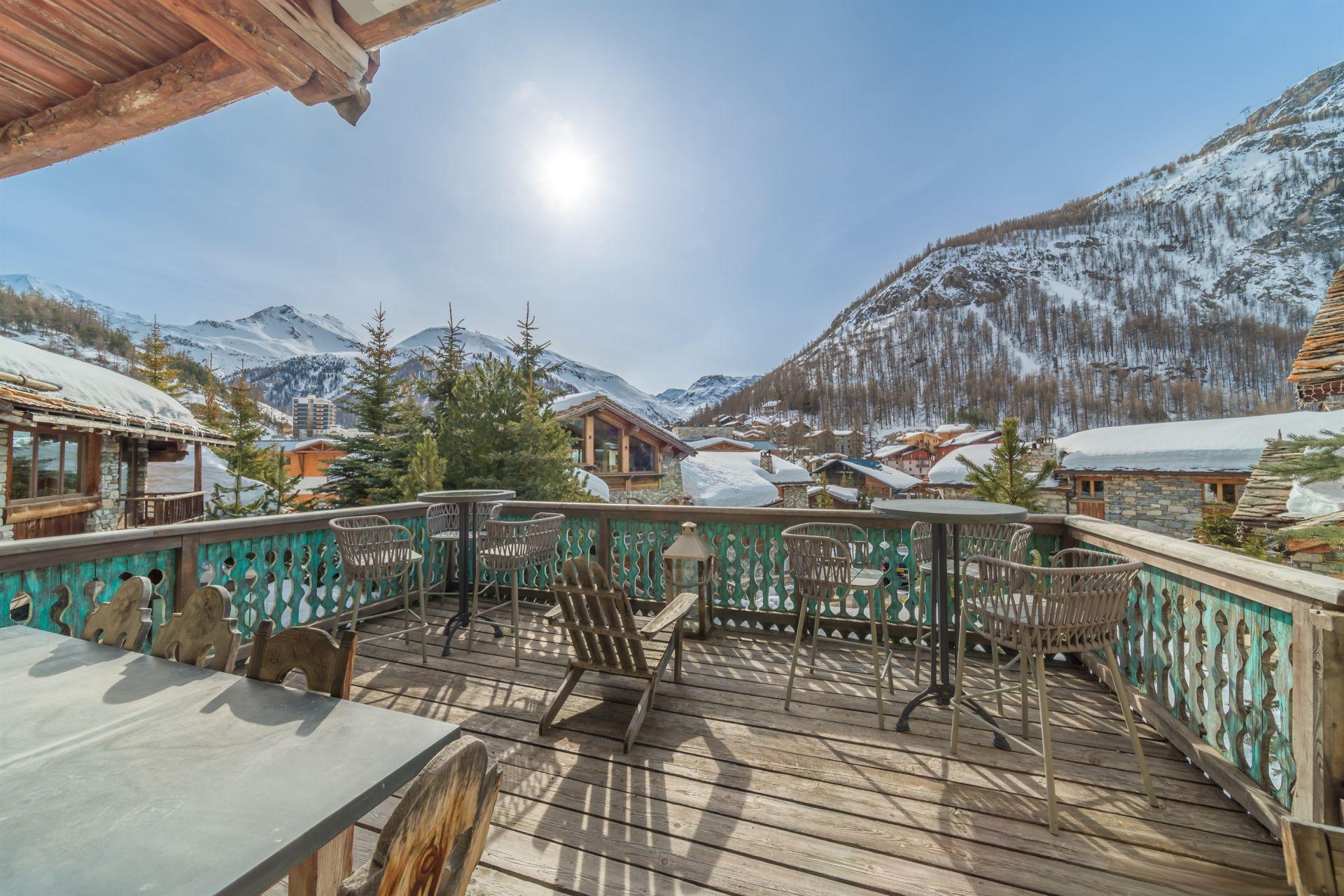 Chalet with pool and spa for sale in Val d
