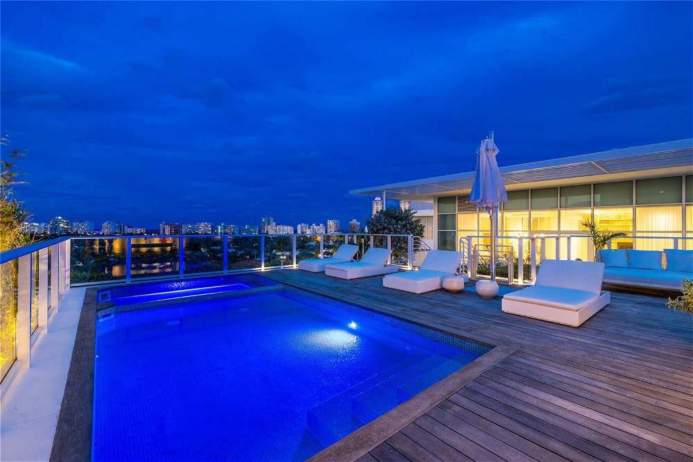 Luxury penthouse with sea view for sale in Miami Beach 1811821138