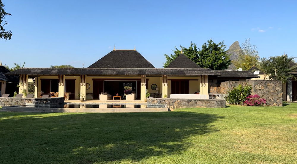 Investing in a luxury villa on the Tamarina golf course in West Mauritius 1865410837