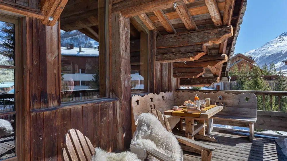 A luxury chalet with alpine charm ideally located in Val d’Isère 1881967459