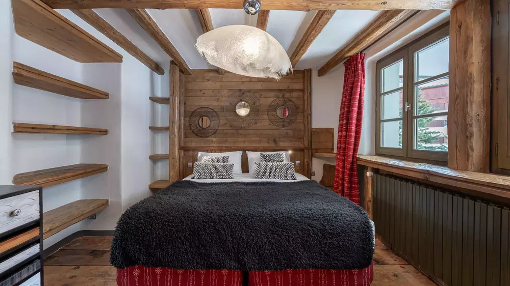 A luxury chalet with alpine charm ideally located in Val d’Isère 1881967459