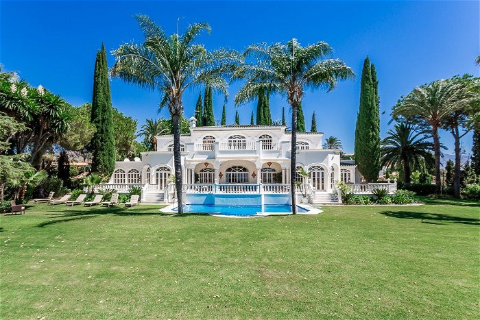 LUXURIOUS MANSION WITH TENNIS COURT IN EL PARAISO ALTO 1909128373