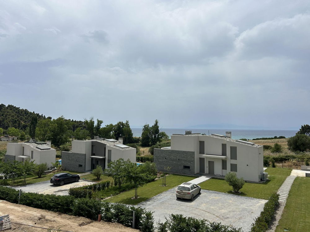 For sale: luxury house with swimming pool and garden near the sea in Chalkidiki 2015487167