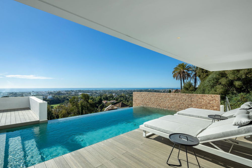 Exceptional Villa with Panoramic Views in El Herrojo Alto, Southern Spain, Marbella 2049963432