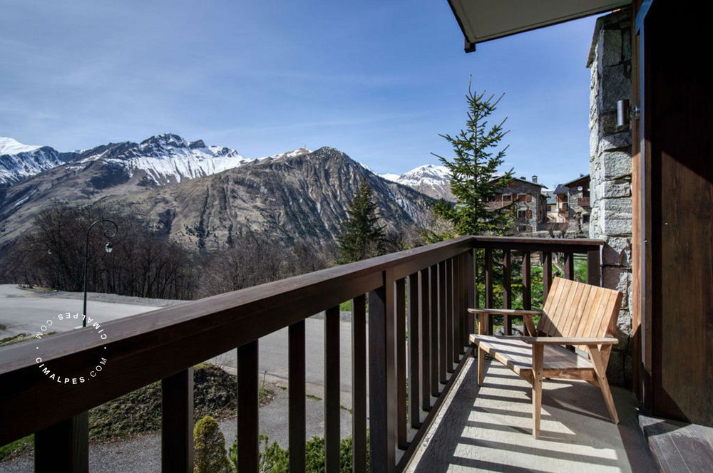 Charming half-chalet with breathtaking views 2059248069