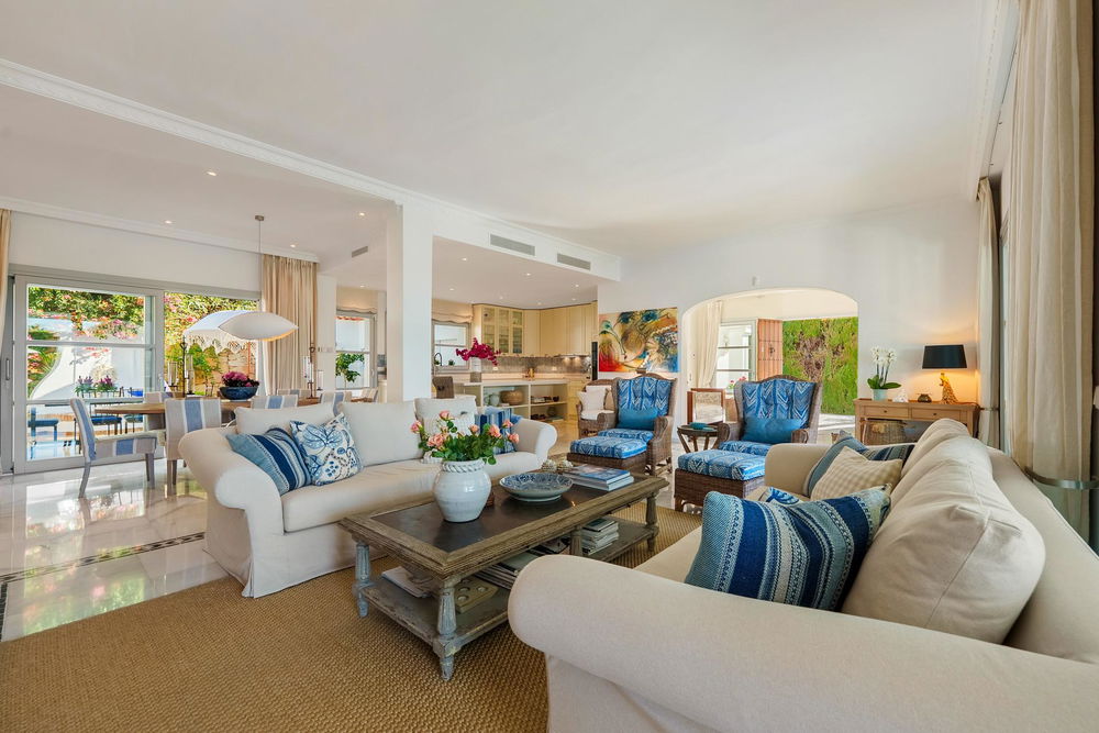Villa in Marbella, Marbella Golden Mile – 4 bed – EUR 4.40M 2097726859