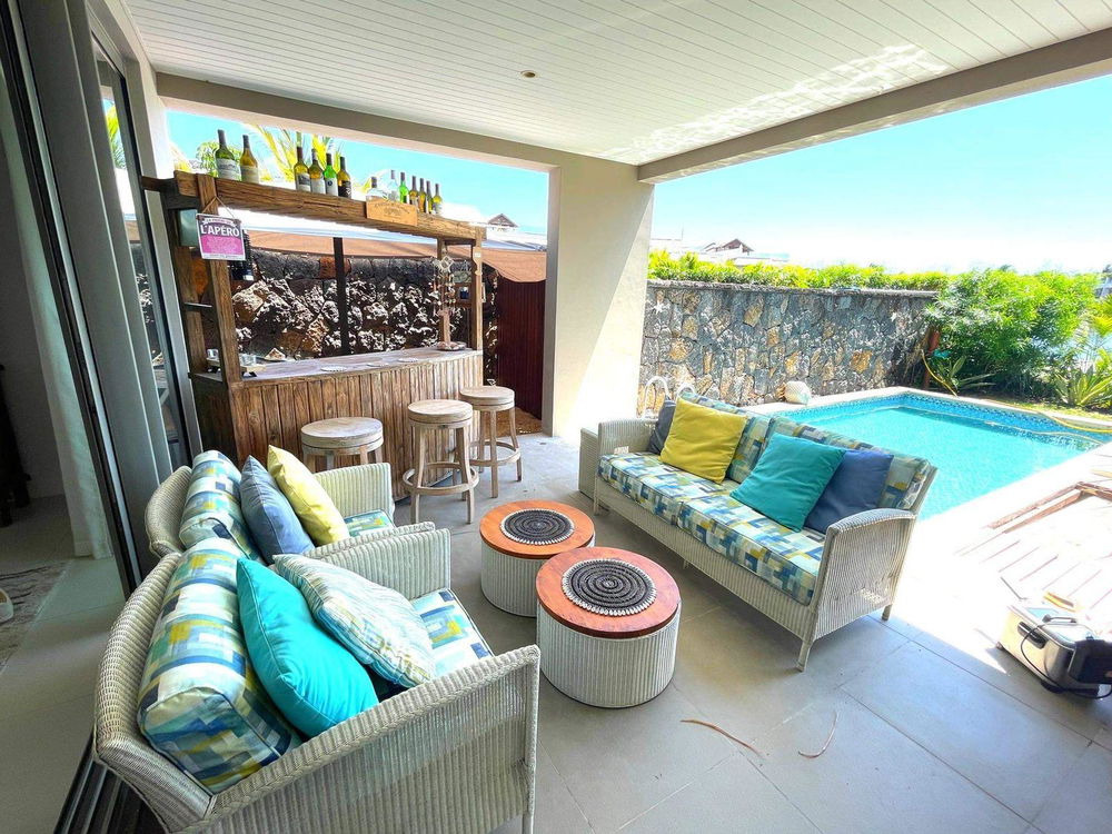 Luxury 3-bedroom apartment with direct sea access for sale in Rivière Noire, Mauritius 2112692578