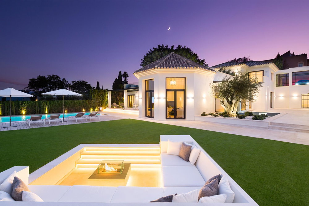 Frontline golf villa for sale in Nueva Andalucia, Marbella | Villa Alaya 2150088316