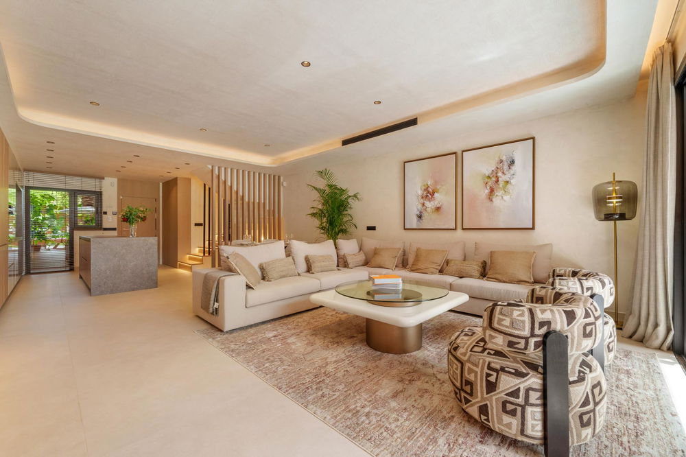 Villa in Marbella, Marbella Golden Mile – 4 bed – EUR 2.15M 216465941