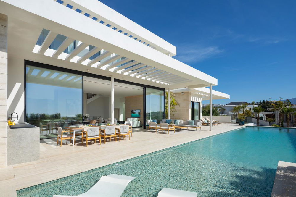 Contemporary luxury villa for sale in Los Flamingos, Benahavís – Panoramic views, private spa and high-end design 2180718098