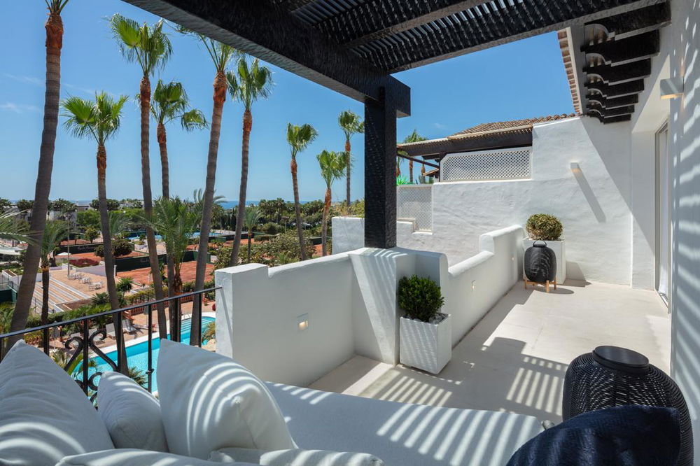 Invest in this Elegant Duplex Two Steps from the Beaches in Marbella 2194199661