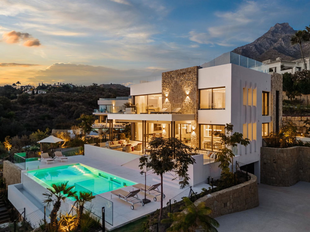 Sea-view villa for sale in Marbella Golden Mile, Marbella | Villa Haven 2209845668