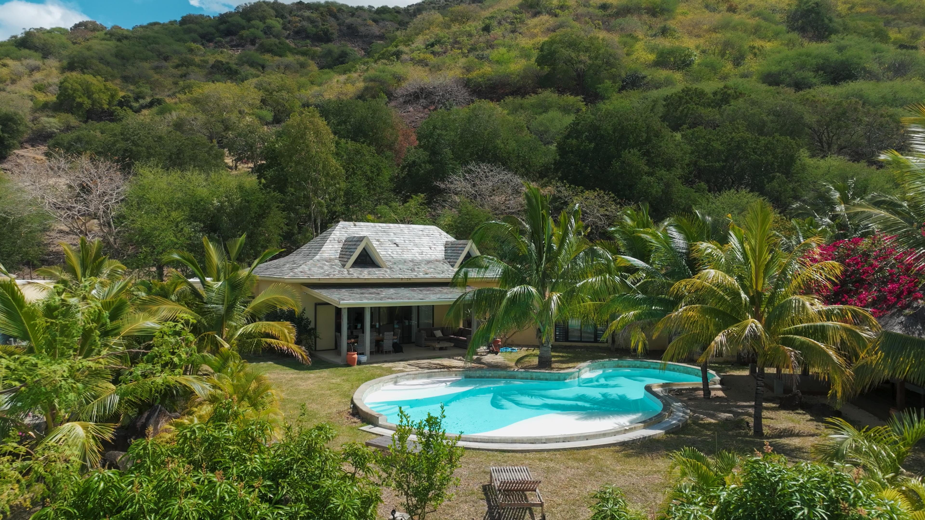 Luxurious Villa for Sale - Cap Tropical 2, Mauritius - Elegance and Investment Opportunity 2213666139