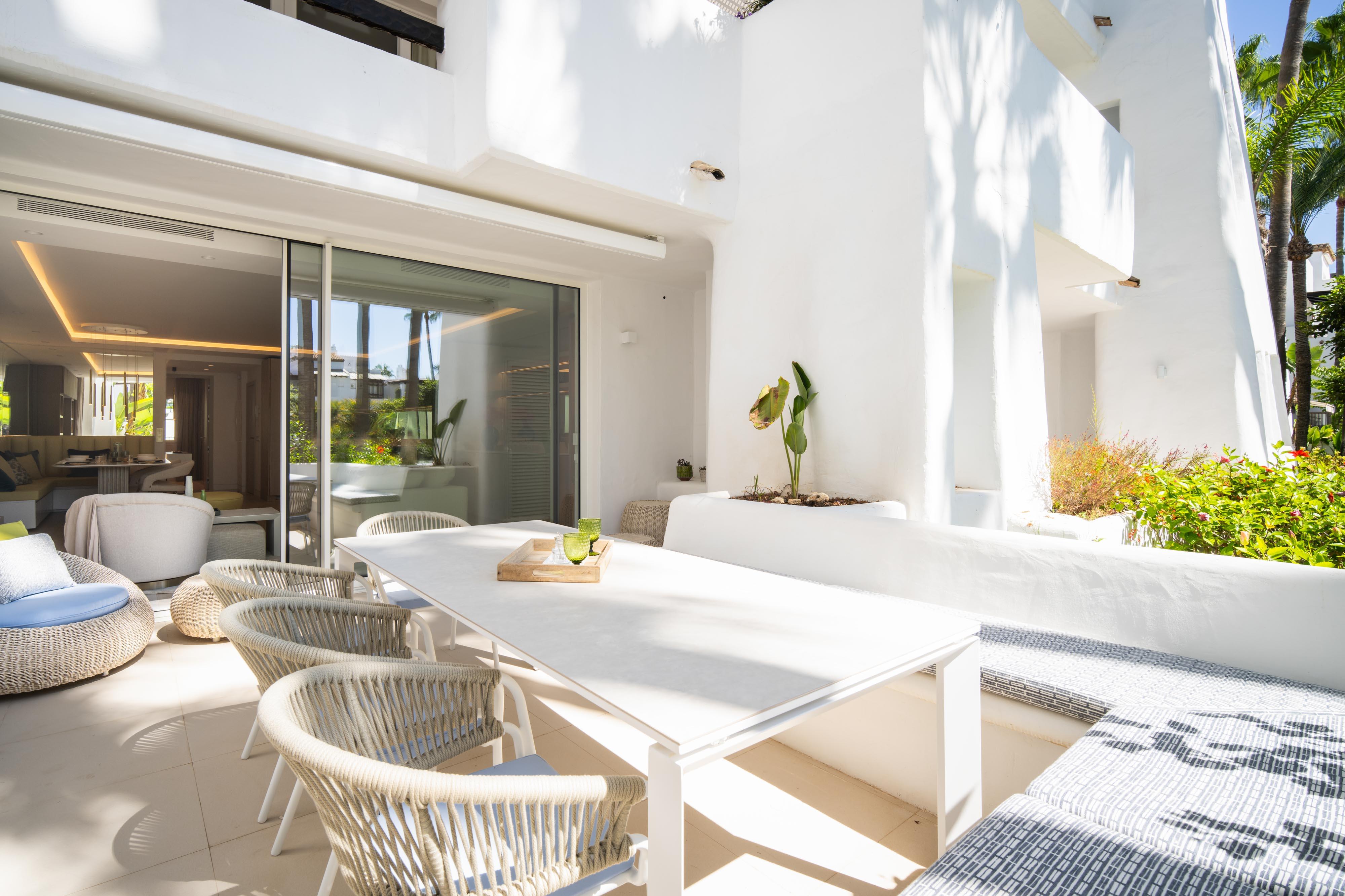 Invest in this sublime 3-bedroom apartment with breathtaking views in Marbella 2223908382