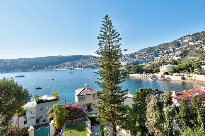Villa to be renovated overlooking the Villefranche bay 2256249034