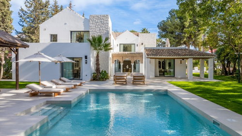 Beachside villa for sale in Nueva Andalucia, Marbella | Villa Las Palmeras 2277911532