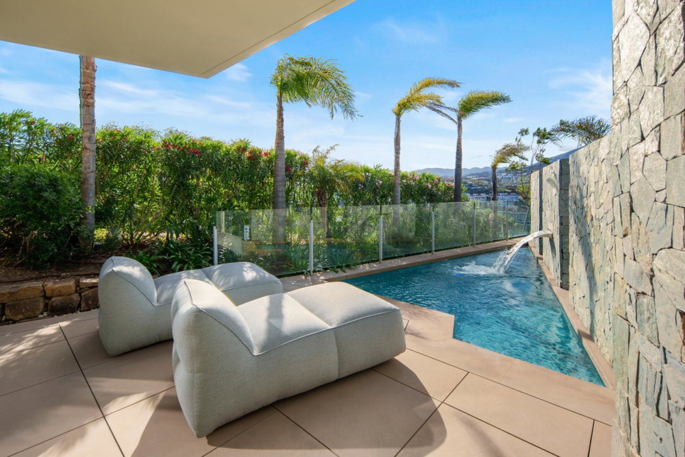 Sea-view villa for sale in Nueva Andalucia, Marbella | Villa Riva 229241905