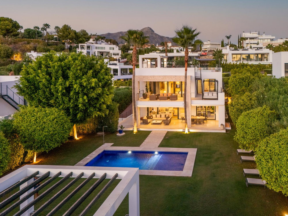Sea-view villa for sale in Nueva Andalucia, Marbella | Los Olivos 2 2325468814