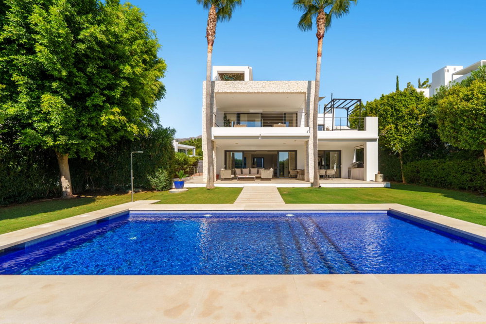 Sea-view villa for sale in Nueva Andalucia, Marbella | Los Olivos 2 2325468814