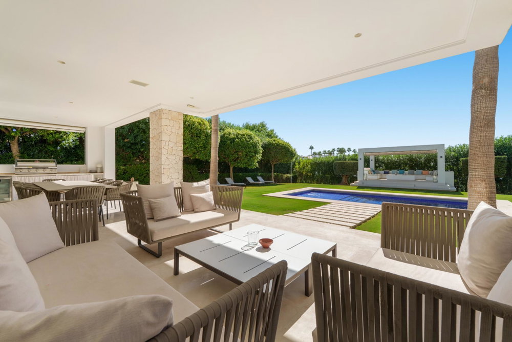 Sea-view villa for sale in Nueva Andalucia, Marbella | Los Olivos 2 2325468814